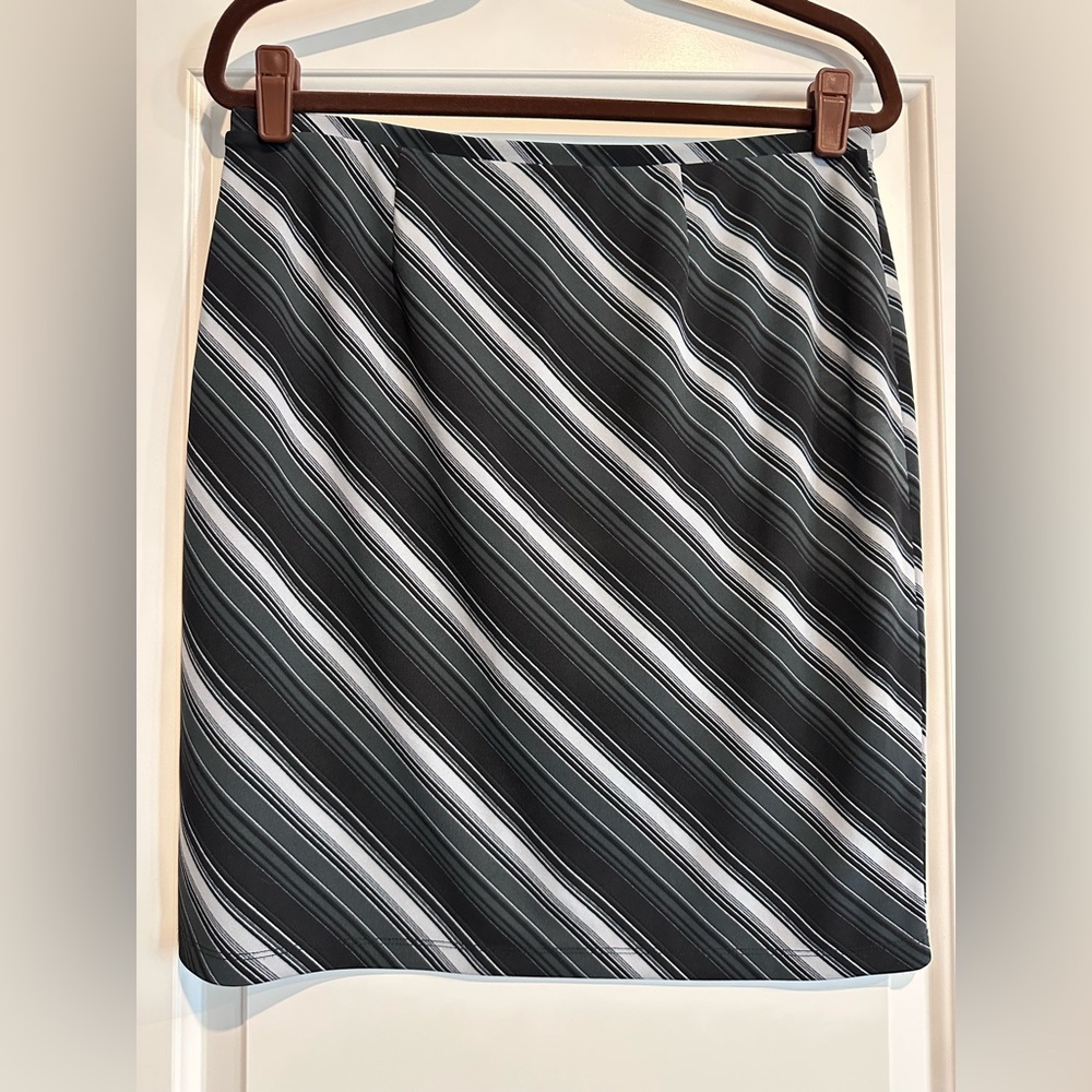 Vintage Express Black and White Pencil Skirt for Work